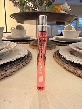 Ariana Grande Cloud Pink Eau de Parfum 0.33 oz